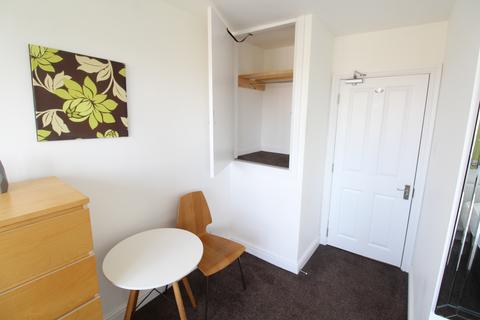 1 bedroom in a house share to rent, Ensuite Room - Chertsey Close - Furnished -  LU2 9JD - Bills Included