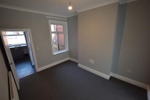 3 bedroom terraced house to rent, Clarence Avenue, Doncaster, South Yorkshire, DN4 8AU, UK