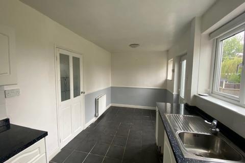 3 bedroom semi-detached house to rent, Goldsmith Road, Herringthorpe , Rotherham