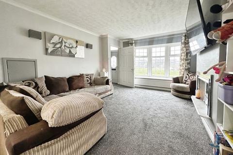 18 Bankfield Close, Ainsworth, Bolton, BL2 5QZ
