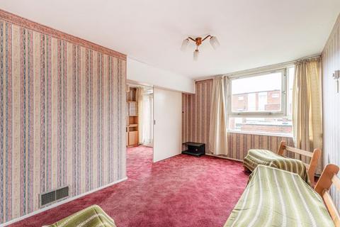 2 bedroom property for sale, Priory Court, Brooksby's Walk, London