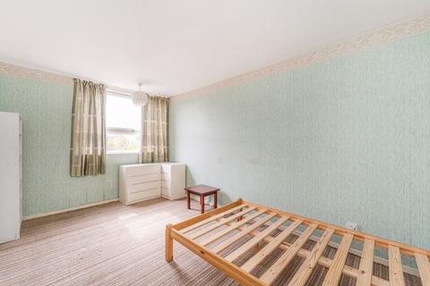 2 bedroom property for sale, Priory Court, Brooksby's Walk, London