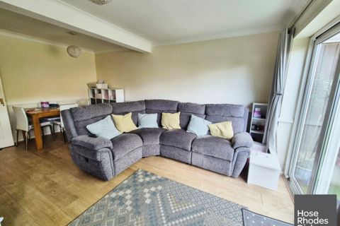3 bedroom end of terrace house to rent, Charnwood Close, Newport