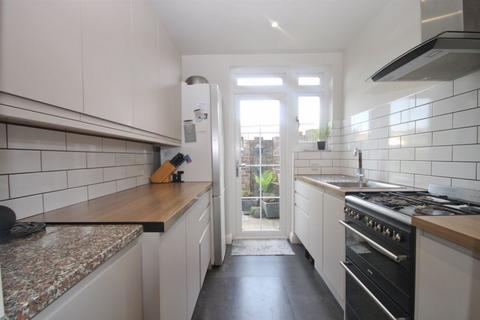 4 bedroom semi-detached house for sale, Courthope Road, Greenford