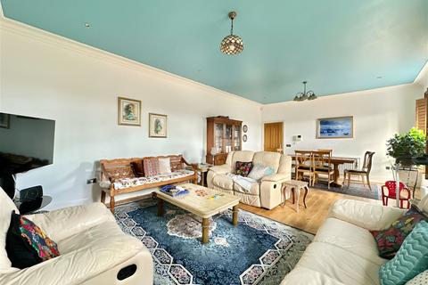 2 bedroom flat for sale, Goscote Hall, Edith Murphy Close, Birstall