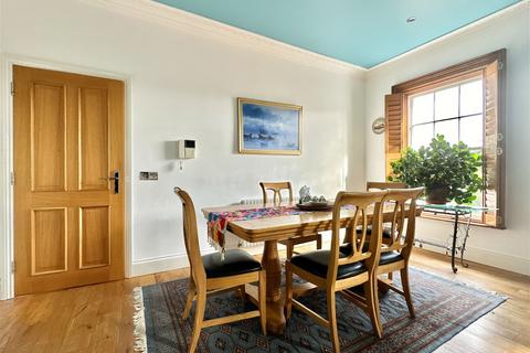 2 bedroom flat for sale, Goscote Hall, Edith Murphy Close, Birstall