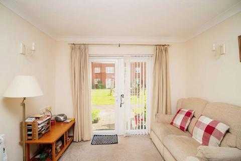 2 bedroom flat for sale, Stavordale Road, Weymouth DT4