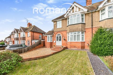 4 bedroom semi-detached house to rent, Winser Drive
