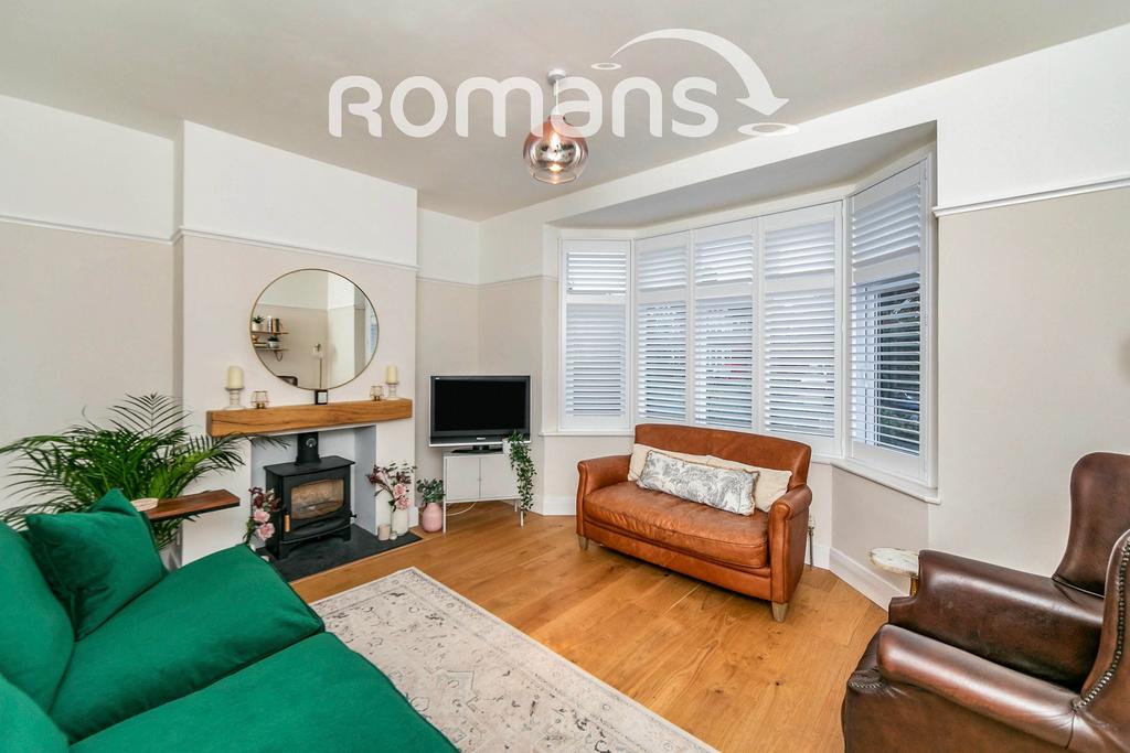 Winser Drive 4 bed semidetached house £2,250 pcm (£519 pw)