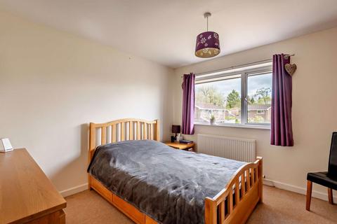 2 Barnfield, Tattenhall, Chester, CH3 9HE