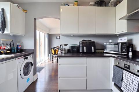 207 Lancaster Road, Salford, M6 8WA