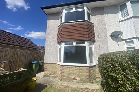 2 bedroom semi-detached house to rent, Crosswell Close, Southampton SO19
