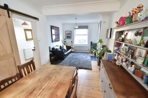 2 bedroom terraced house to rent, Picton Street, Brighton