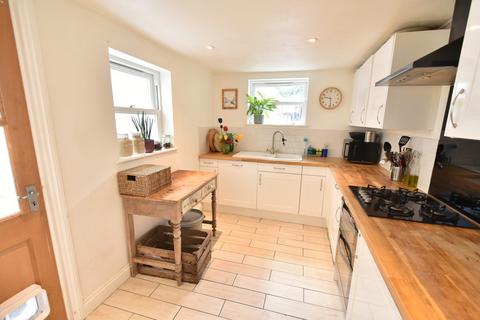 2 bedroom terraced house to rent, Picton Street, Brighton