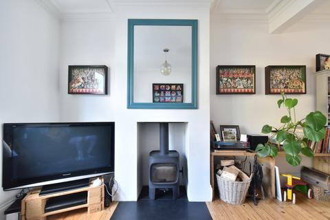 2 bedroom terraced house to rent, Picton Street, Brighton