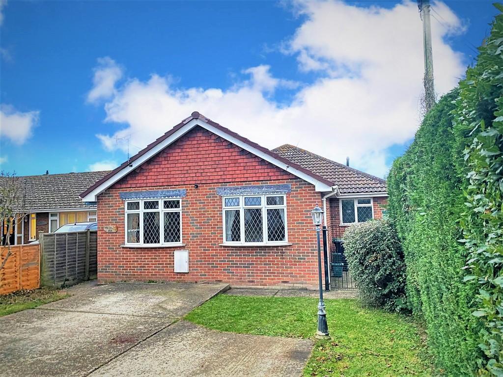 Howgate Road, Bembridge 4 bed detached house £1,550 pcm (£358 pw)