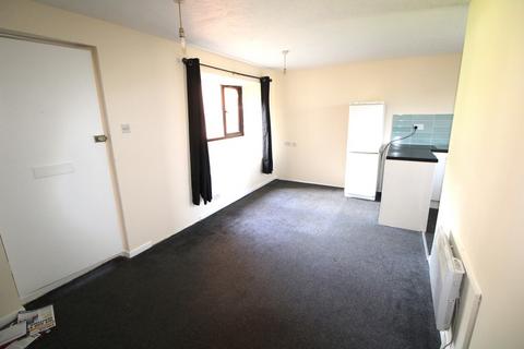Studio to rent, Chinook, Highwoods, Colchester