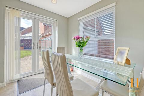 3 bedroom detached house for sale, Anglesey Gardens, Wickford, Essex, SS12