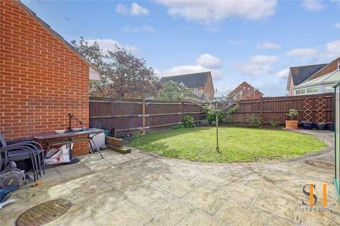17 Anglesey Gardens, Wickford, SS12 9GT