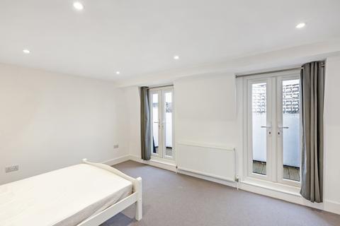 2 bedroom apartment to rent, Bramber Road London W14