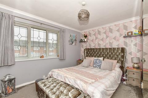 2 bedroom end of terrace house for sale, Witchards, Basildon, Essex