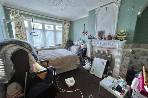 3 bedroom end of terrace house for sale, Carisbrooke Road, Wednesbury, WS10 0JA