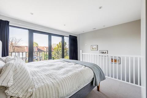 3 bedroom terraced house for sale, Altenburg Avenue, Ealing, London, W13 9RN