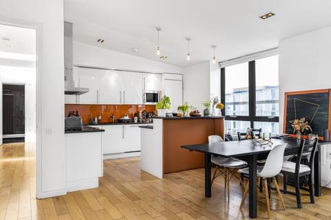 2 bedroom flat to rent, Kingsland Road, London E2