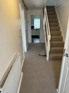 3 bedroom terraced house to rent, North Paddock Court, Northampton NN3