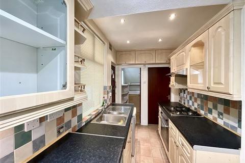 77 Retford Road, Sheffield, S13 9LB