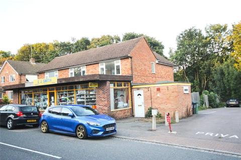 Ground floor maisonette to rent, High Street, Markyate, St. Albans, Hertfordshire