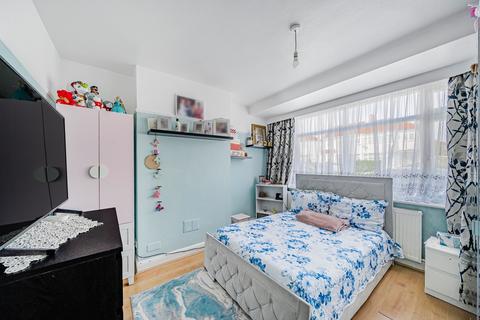 3 Reynolds Drive, Edgware, HA8 5PU