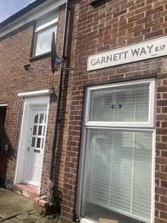 3 bedroom terraced house to rent, Garnett Way, London E17