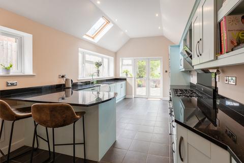 Hillside Chestnut Walk, Henley-in-arden, B95 5JN
