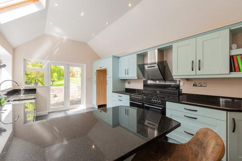 Hillside Chestnut Walk, Henley-in-arden, B95 5JN