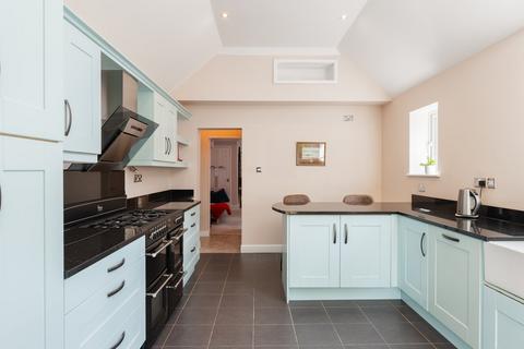 Hillside Chestnut Walk, Henley-in-arden, B95 5JN