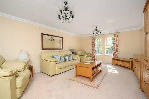 2 bedroom retirement property for sale, Oatlands Drive, Weybridge, KT13