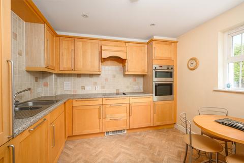 2 bedroom retirement property for sale, Oatlands Drive, Weybridge, KT13