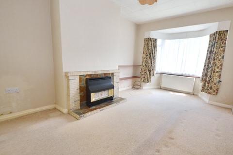 3 bedroom semi-detached house for sale, Woolgreaves Drive, Wakefield, West Yorkshire