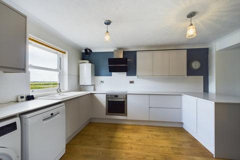 3 bedroom terraced house for sale, High Road, Fobbing, SS17