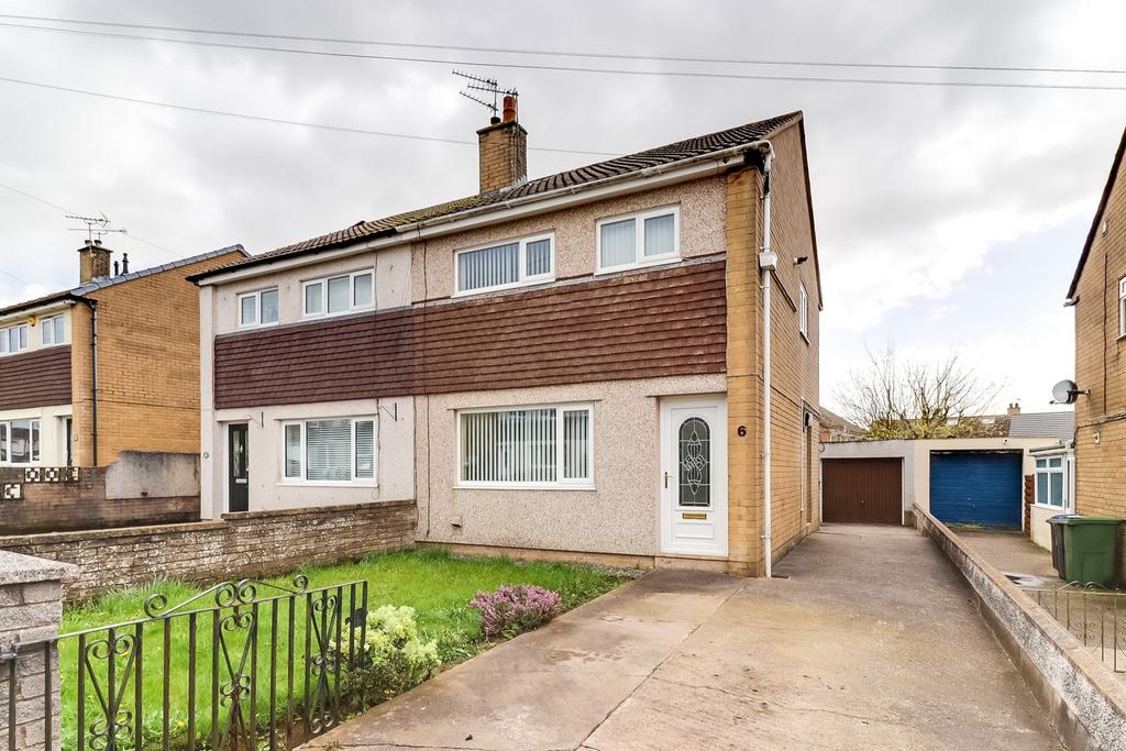 Maple Close, Maryport CA15 3 bed semidetached house to rent £650 pcm