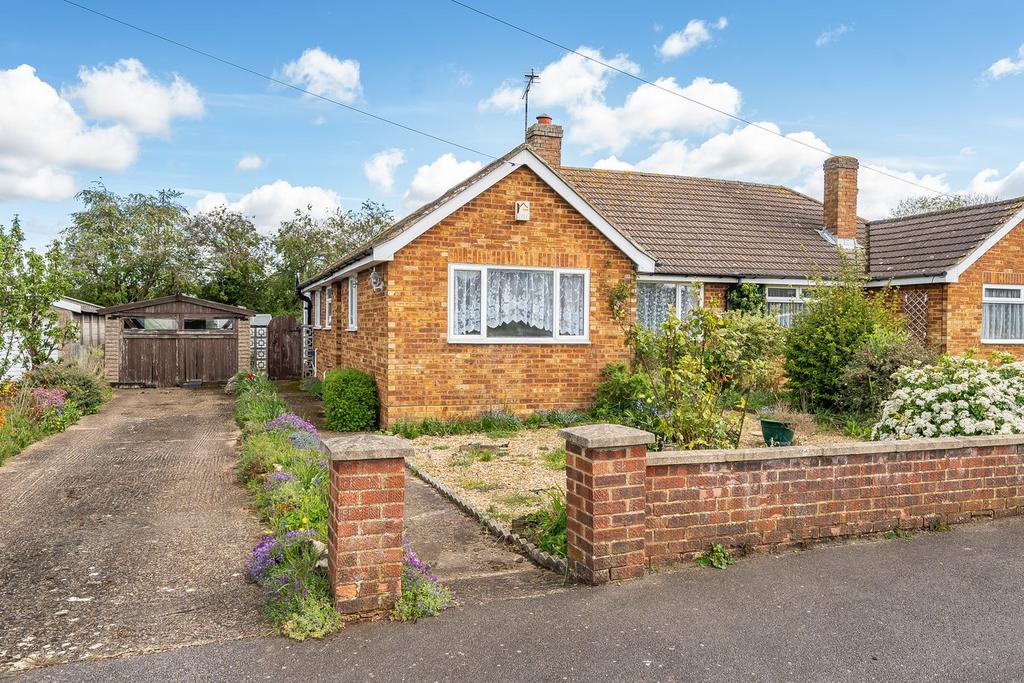Holmewood Road, Greenfield, MK45 3 bed semidetached bungalow for sale