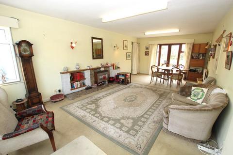 3 bedroom detached house for sale, Beaconsfield Road, Canterbury