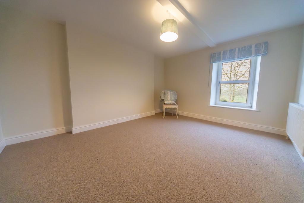 Front bedroom 2