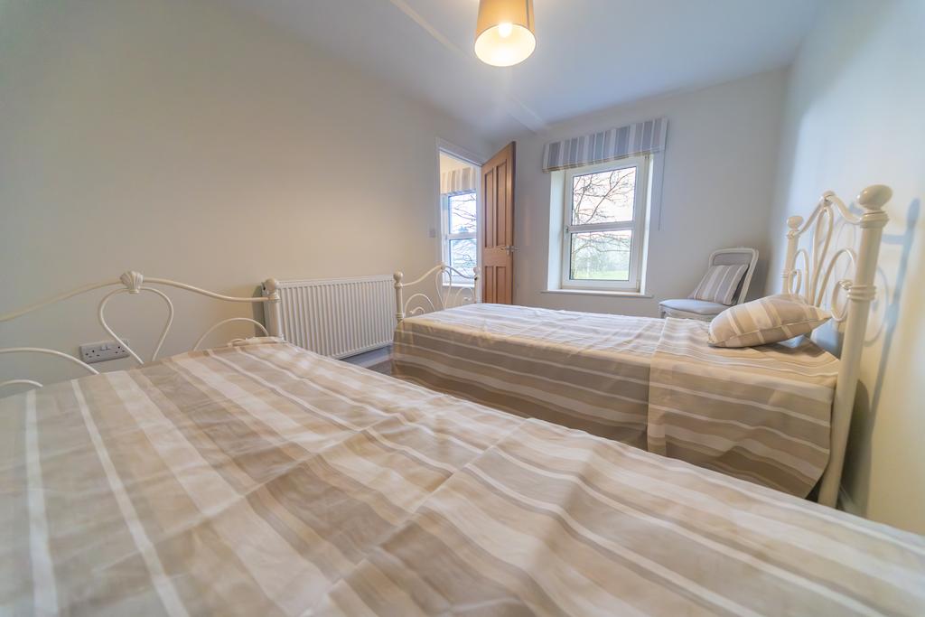 Front bedroom 3