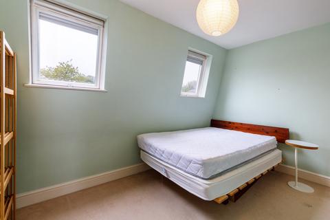 2 bedroom maisonette to rent, Raynham Road, Hammersmith W6