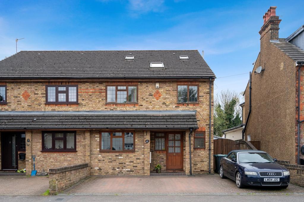 Hamilton Road, Kings Langley WD4 5 bed semidetached house for sale £