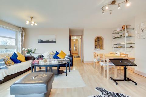 2 bedroom flat to rent, Flat , Rivers House, Aitman Drive, Kew Bridge Road, Brentford