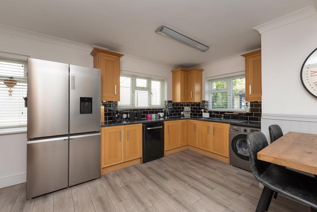 Eddington Lane, HERNE BAY, CT6 5 bed detached house for sale £575,000