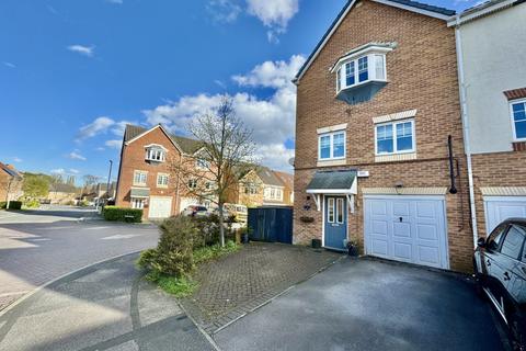 4 bedroom townhouse for sale, Fern View, Gomersal, BD19